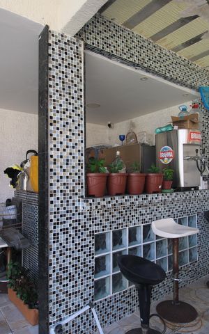 Casa à venda com 380m², 3 quartos e 3 vagasQuintal - Bar