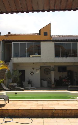 Casa à venda com 380m², 3 quartos e 3 vagasQuintal - Edícula