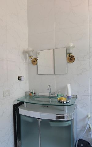 Casa à venda com 380m², 3 quartos e 3 vagasBanheiro da suíte 1