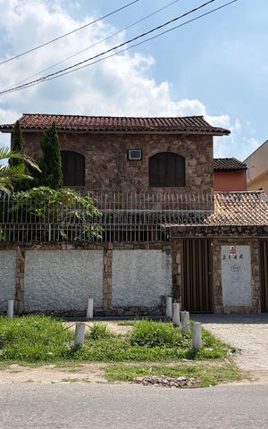 Casa para alugar com 380m², 3 quartos e 3 vagas Casa para alugar com 380m², 3 quartos e 3 vagasFachada