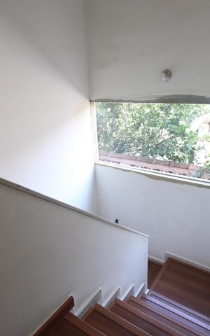 Casa à venda com 380m², 3 quartos e 3 vagasEscada