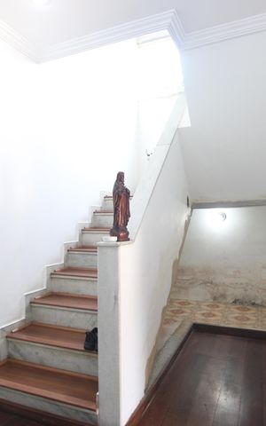 Casa à venda com 380m², 3 quartos e 3 vagasEscada