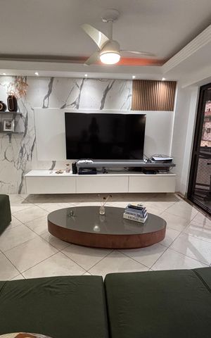 Apartamento à venda com 188m², 3 quartos e 2 vagas Apartamento à venda com 188m², 3 quartos e 2 vagasSala