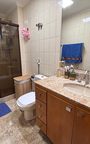 Apartamento à venda com 188m², 3 quartos e 2 vagas Apartamento à venda com 188m², 3 quartos e 2 vagasBanheiro