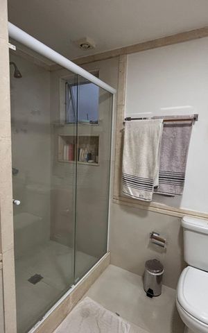 Apartamento à venda com 188m², 3 quartos e 2 vagas Apartamento à venda com 188m², 3 quartos e 2 vagasBanheiro do Quarto 1