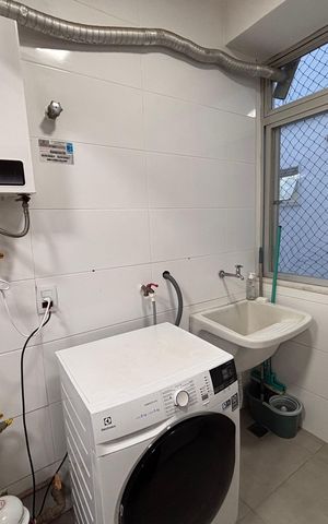 Apartamento à venda com 188m², 3 quartos e 2 vagas Apartamento à venda com 188m², 3 quartos e 2 vagasÁrea de Serviço