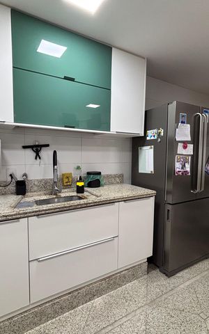 Apartamento à venda com 188m², 3 quartos e 2 vagas Apartamento à venda com 188m², 3 quartos e 2 vagasCozinha