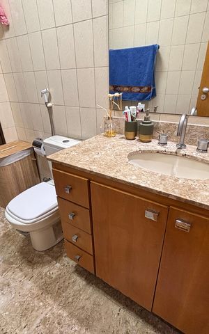 Apartamento à venda com 188m², 3 quartos e 2 vagas Apartamento à venda com 188m², 3 quartos e 2 vagasBanheiro