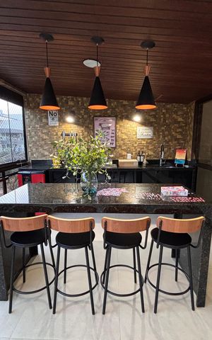 Apartamento à venda com 188m², 3 quartos e 2 vagas Apartamento à venda com 188m², 3 quartos e 2 vagasVaranda