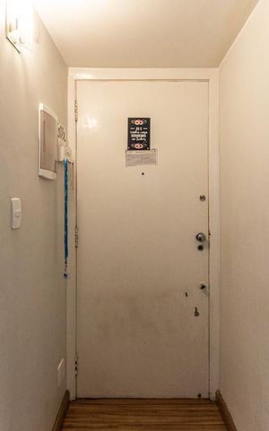 Apartamento à venda com 76m², 2 quartos e sem vagaEntrada da Sala