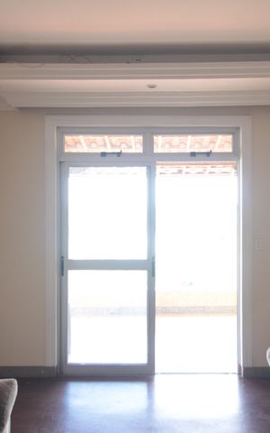 Casa à venda com 450m², 4 quartos e 7 vagasSala 2