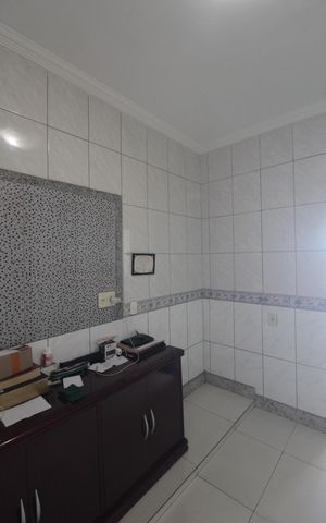 Casa à venda com 450m², 4 quartos e 7 vagasCopa
