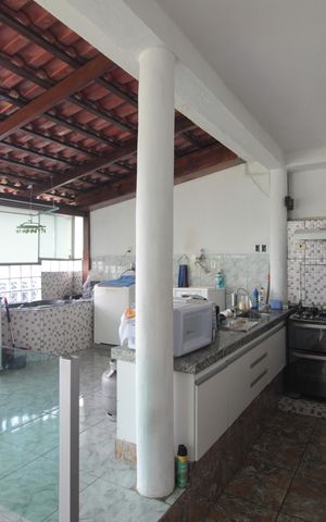 Casa à venda com 450m², 4 quartos e 7 vagasCozinha 2