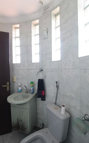 Casa à venda com 450m², 4 quartos e 7 vagasBanheiro Social