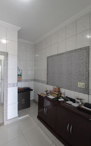 Casa à venda com 450m², 4 quartos e 7 vagasCopa