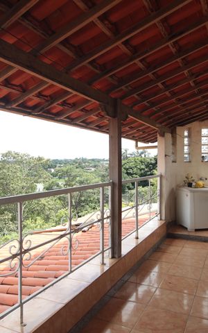 Casa à venda com 450m², 4 quartos e 7 vagasVaranda