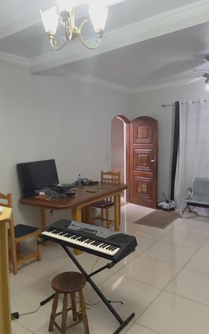 Casa à venda com 59m², 4 quartos e 2 vagasSala