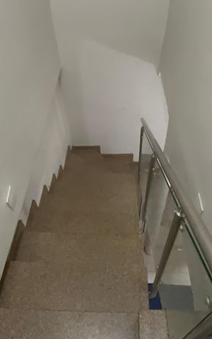 Casa à venda com 59m², 4 quartos e 2 vagasEscada
