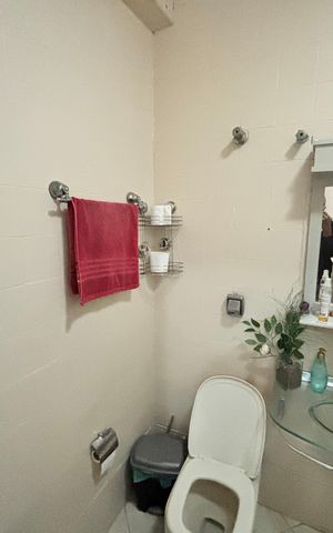 Casa à venda com 59m², 4 quartos e 2 vagasBanheiro 2