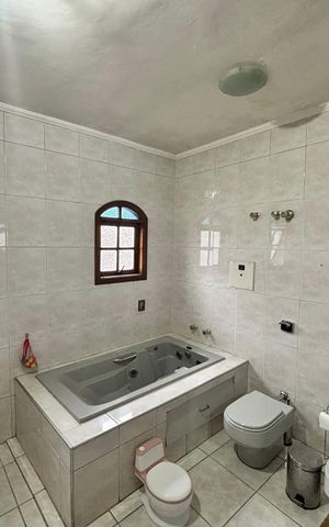 Casa à venda com 59m², 4 quartos e 2 vagasBanheiro 1