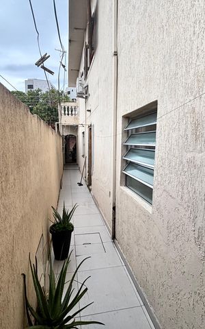 Casa à venda com 59m², 4 quartos e 2 vagasCorredor