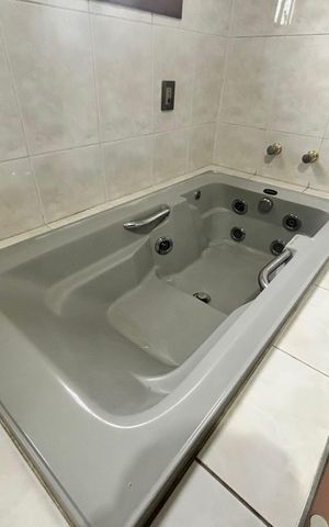 Casa à venda com 59m², 4 quartos e 2 vagasBanheiro 1