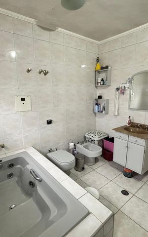 Casa à venda com 59m², 4 quartos e 2 vagasBanheiro 1