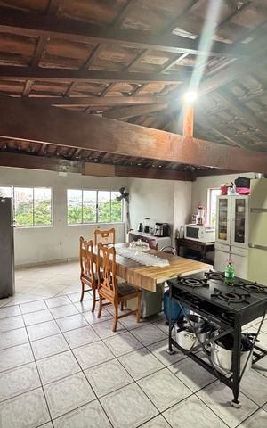 Casa à venda com 59m², 4 quartos e 2 vagasChurrasqueira