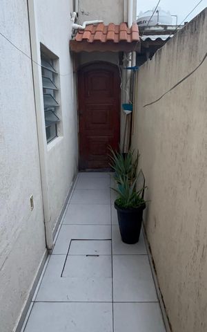 Casa à venda com 59m², 4 quartos e 2 vagasCorredor