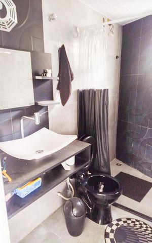 Casa à venda com 1008m², 4 quartos e 3 vagas Casa à venda com 1008m², 4 quartos e 3 vagasBanheiro