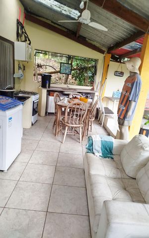 Casa à venda com 1008m², 4 quartos e 3 vagas Casa à venda com 1008m², 4 quartos e 3 vagasÁrea de Serviço