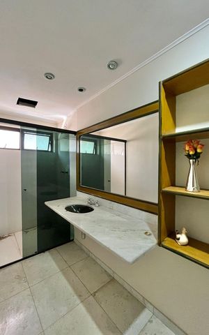Apartamento à venda com 601m², 4 quartos e 4 vagasBanheiro da Suíte 2