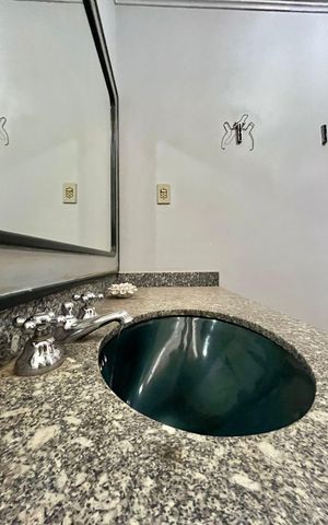 Apartamento à venda com 601m², 4 quartos e 4 vagasBanheiro da Suíte 1