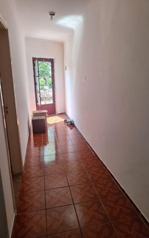 Casa à venda com 65m², 2 quartos e 1 vaga Casa à venda com 65m², 2 quartos e 1 vagaCorredor