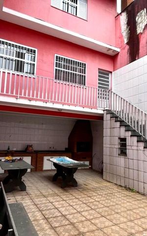 Casa à venda com 250m², 6 quartos e 6 vagasÁrea de serviço