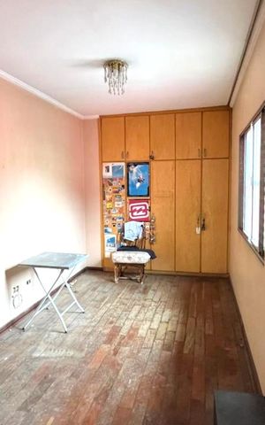 Casa à venda com 250m², 6 quartos e 6 vagasQuarto