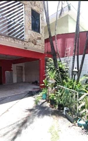 Casa à venda com 250m², 6 quartos e 6 vagasÁrea de serviço