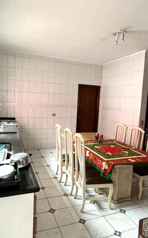 Casa à venda com 250m², 6 quartos e 6 vagasCozinha