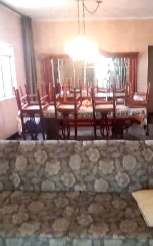 Casa à venda com 250m², 6 quartos e 6 vagasSala
