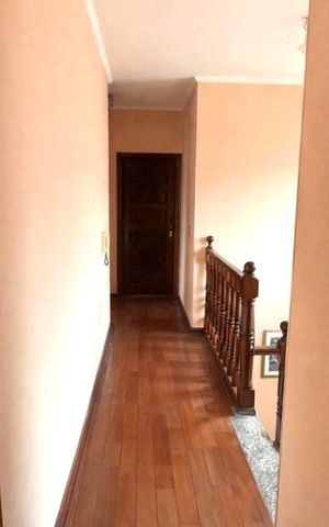 Casa à venda com 250m², 6 quartos e 6 vagasCorredor