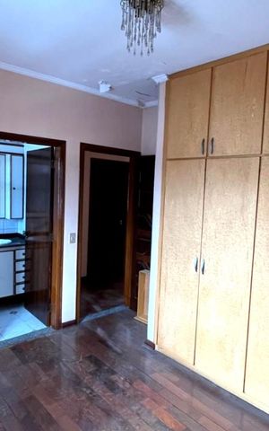 Casa à venda com 250m², 6 quartos e 6 vagasQuarto
