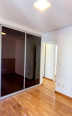 Apartamento à venda com 157m², 3 quartos e 4 vagas