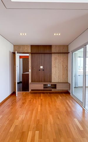 Apartamento à venda com 157m², 3 quartos e 4 vagas
