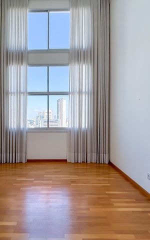 Apartamento à venda com 157m², 3 quartos e 4 vagas