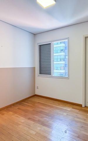 Apartamento à venda com 157m², 3 quartos e 4 vagas
