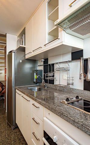 Apartamento à venda com 70m², 1 quarto e 2 vagas Apartamento à venda com 70m², 1 quarto e 2 vagasCozinha
