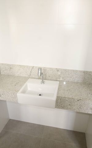 Apartamento à venda com 74m², 3 quartos e 2 vagasBanheiro