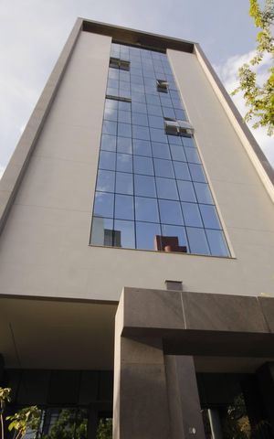Apartamento à venda com 74m², 3 quartos e 2 vagasFachada