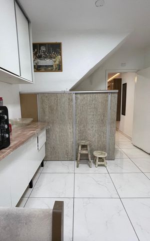 Casa à venda com 93m², 3 quartos e 1 vaga Casa à venda com 93m², 3 quartos e 1 vagaCozinha