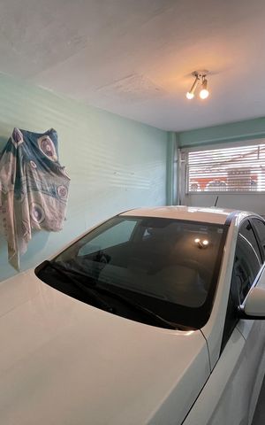 Casa à venda com 93m², 3 quartos e 1 vaga Casa à venda com 93m², 3 quartos e 1 vagaGaragem